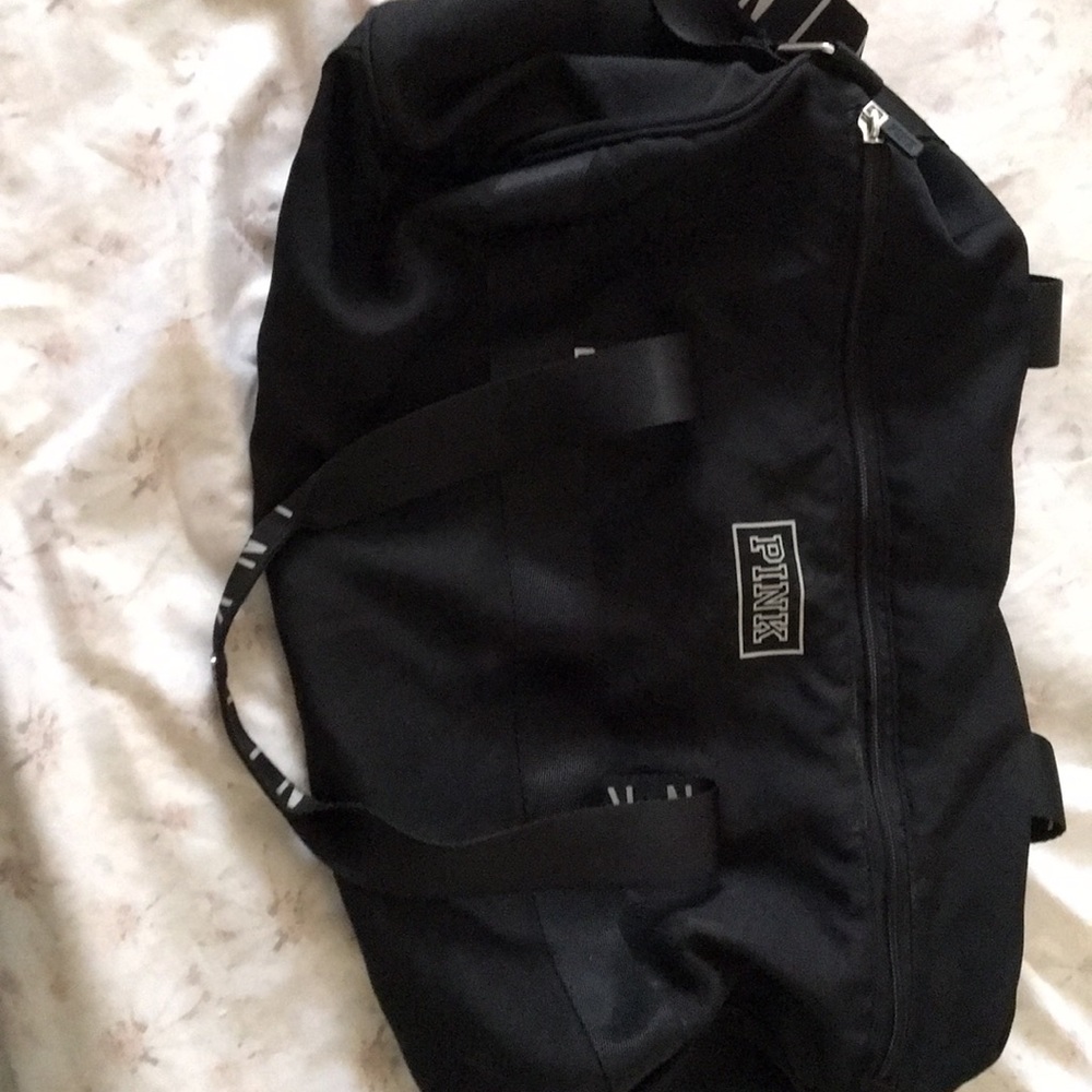 Vs pink black duffle